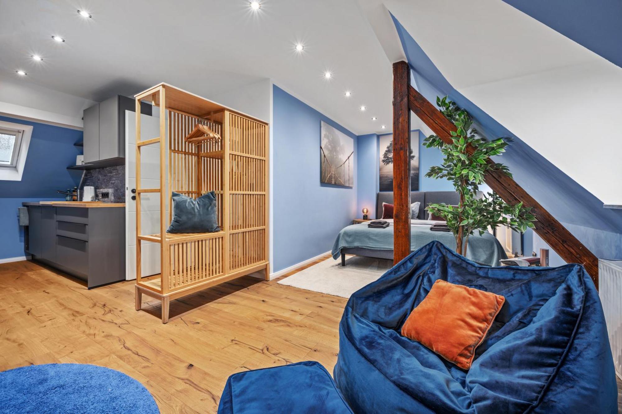 Edler Wohnraum Modernes Vorstadtstudio Mit Emma-Bett, Garten & Kaffeevollautomat Zwickau Exteriör bild