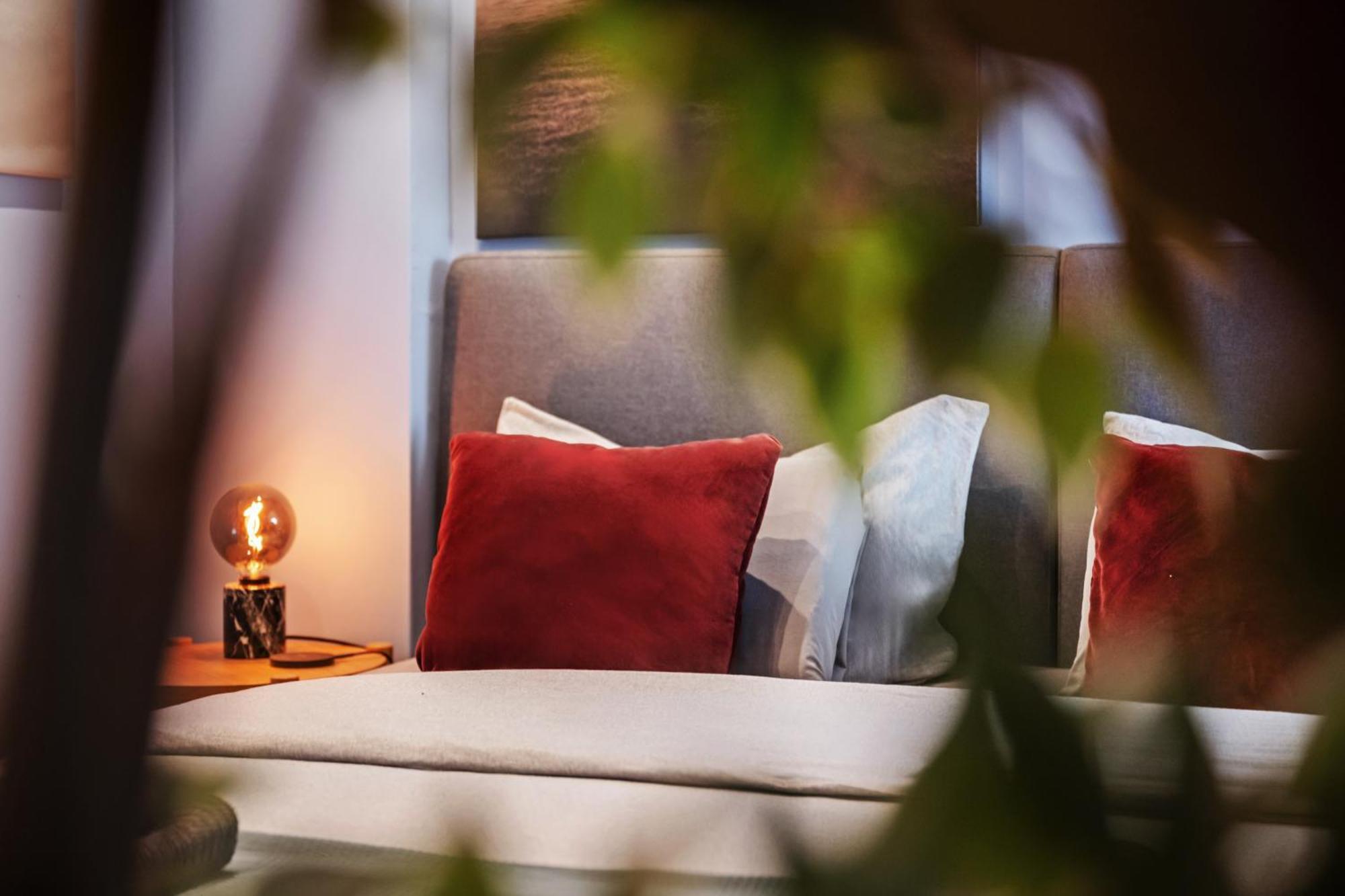Edler Wohnraum Modernes Vorstadtstudio Mit Emma-Bett, Garten & Kaffeevollautomat Zwickau Exteriör bild